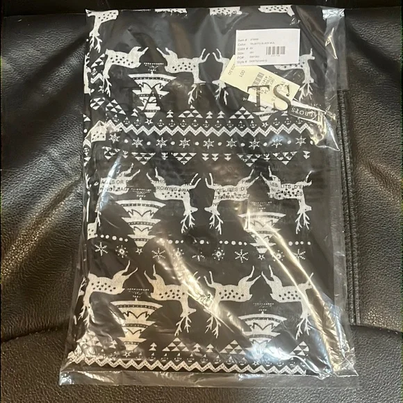 Talbots Black and White Reindeer Christmas Tree Scarf Brand New with Tags